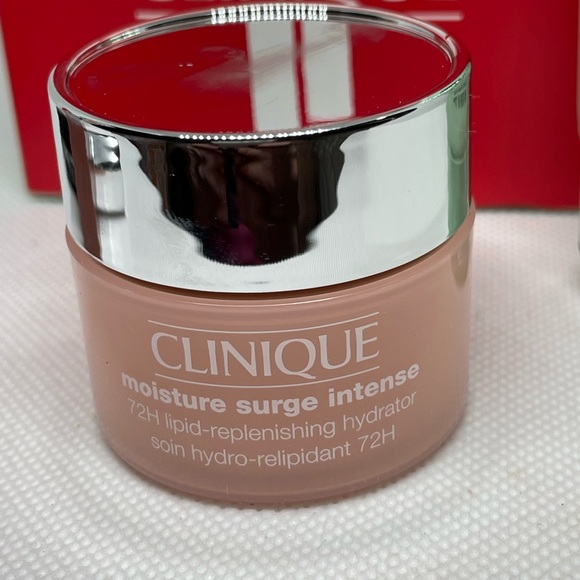 Clinique 4 piece set black mascara bare pop lipstick moisturizer & scrub cream - Picture 5 of 16